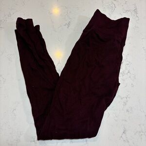 Women’s maroon leggings